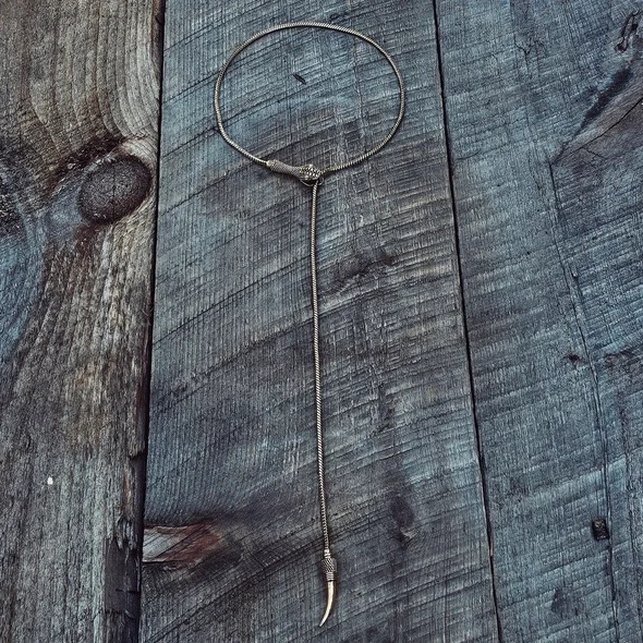bisjoux open on gray fbcbf40fae216544bc93f1dffbec8c74c4404a5d5295dfa793bedcdab6e96c5a.webp