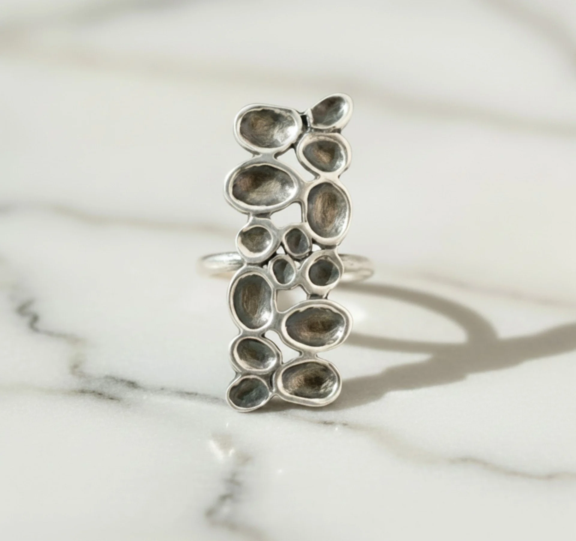 lis bubble ring alone 8047a6dc-5f06-46ad-88ce-849aa7177f31.jpg