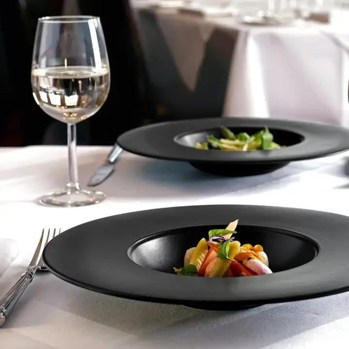 lachamba diner plate with food 1df6a500c7142f5f25b3092cbed3343f2bad071efa8cf720d235240fc7422597.webp