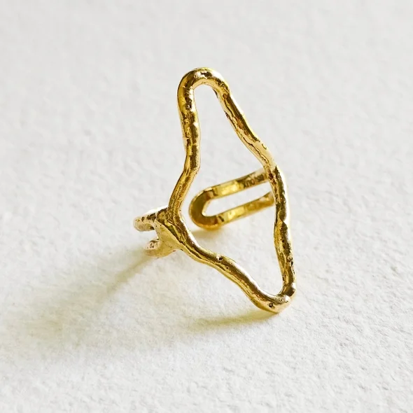 bisjoux open ring oblong 932327b5baed99245166019f6f88885c7c8a087468ce8689599c68ee3768a556.webp