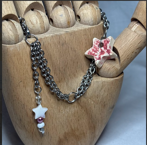 jewel pick heart on wood 2026-03-08 (8).png