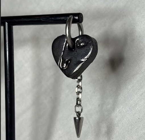 jewel heart ear dag both 2026-03-08 (13).png