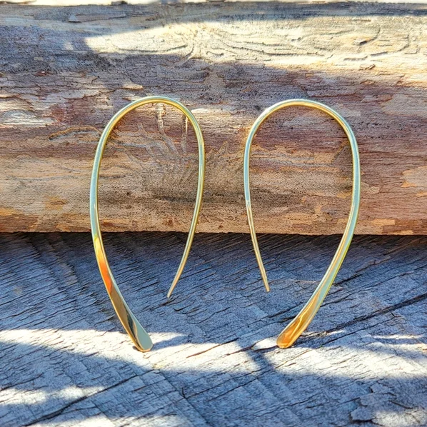 bisjoux wiere hook earring 4edec018db7cbf6ebef056641a99952a69d452bf174a5c29404b00ff0114390c.webp