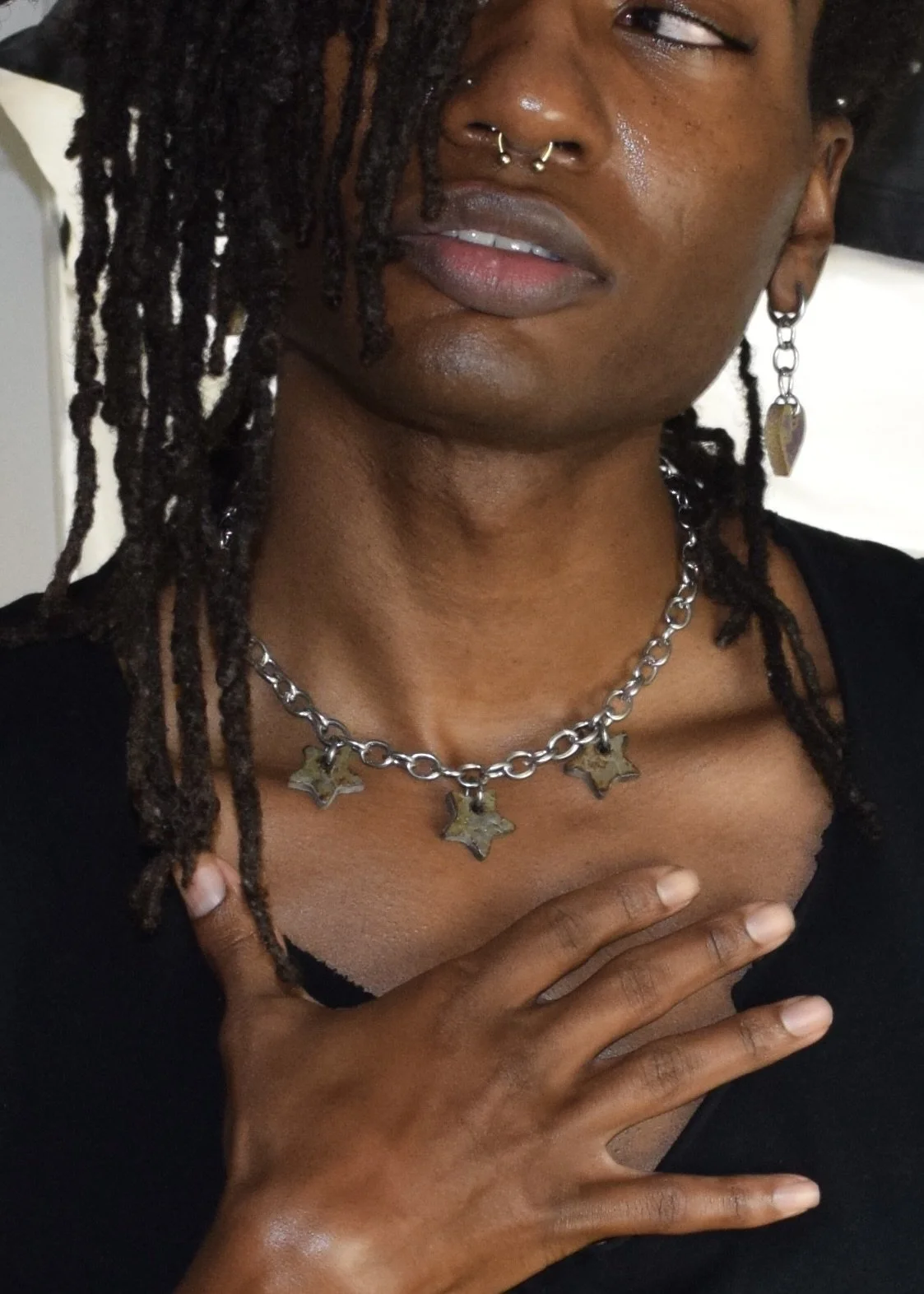 jewels 3 hearts with hand DSC_0463.jpeg