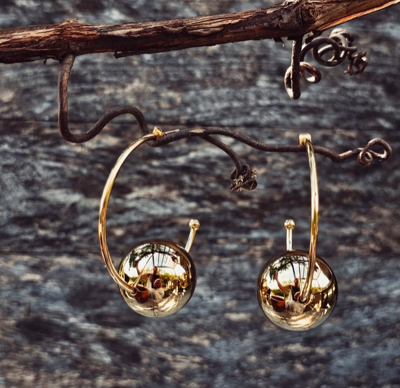 bisjoux bead hoop on branch.png
