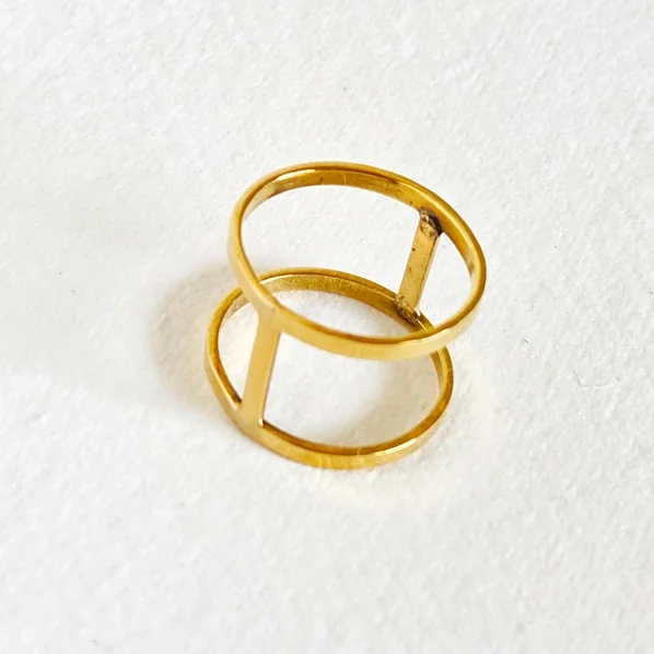 bisjoux bar ring distant b481452a0515144475f44255c4ccfbb8b9c5afe6c30956a94bc43596bd09c714.webp