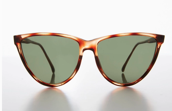 mus large cat eye tort front.png