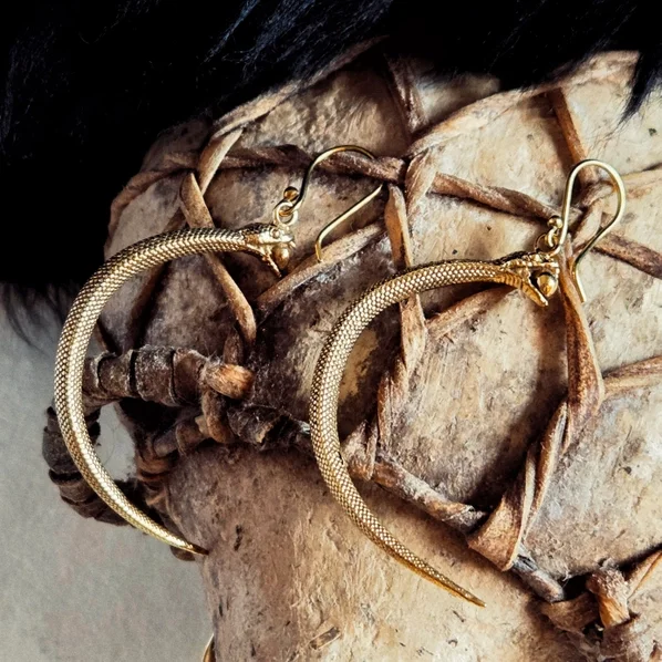 bisjoux cobra ear on would 7843ff668ce1b72e055969157e3f6ce40429e92318ed64ff0d1a19b54f92a630.webp