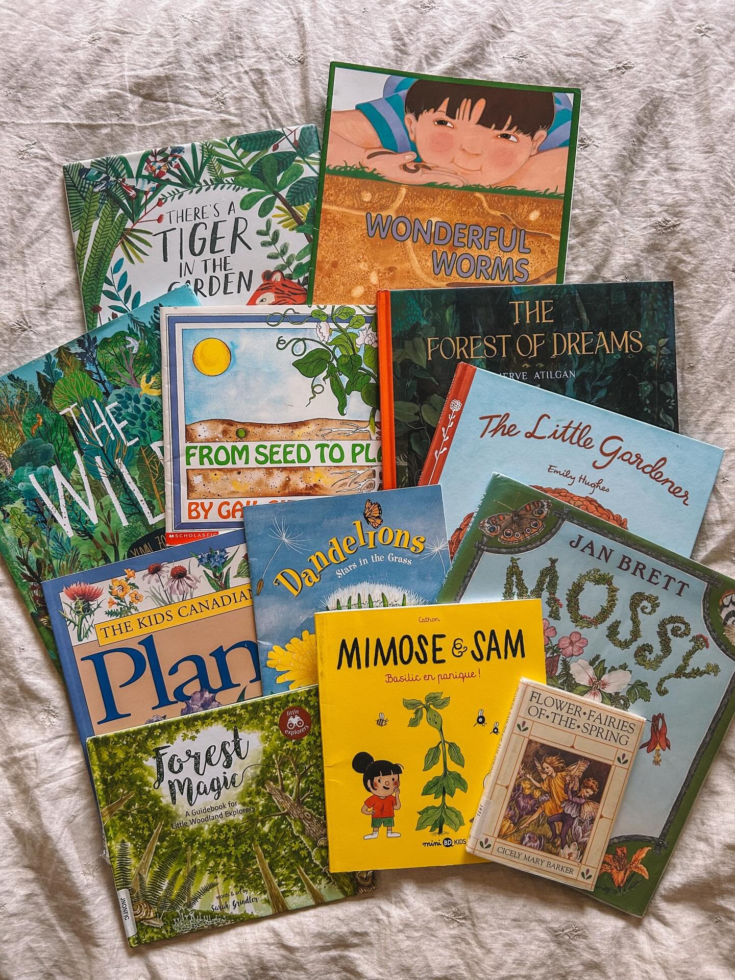 spring books part two 🌷 these are a mix of actual spring themed books, as well as books that just give that spring vibe through their beautiful illustrations 🌿🌸🐢 

#springbooks #springpicturebooks #picturebooks #spring #booksforkids