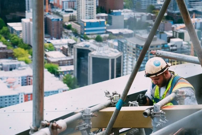 Construction Booms for High-End Apartments, But Most Americans Can’t Afford Them