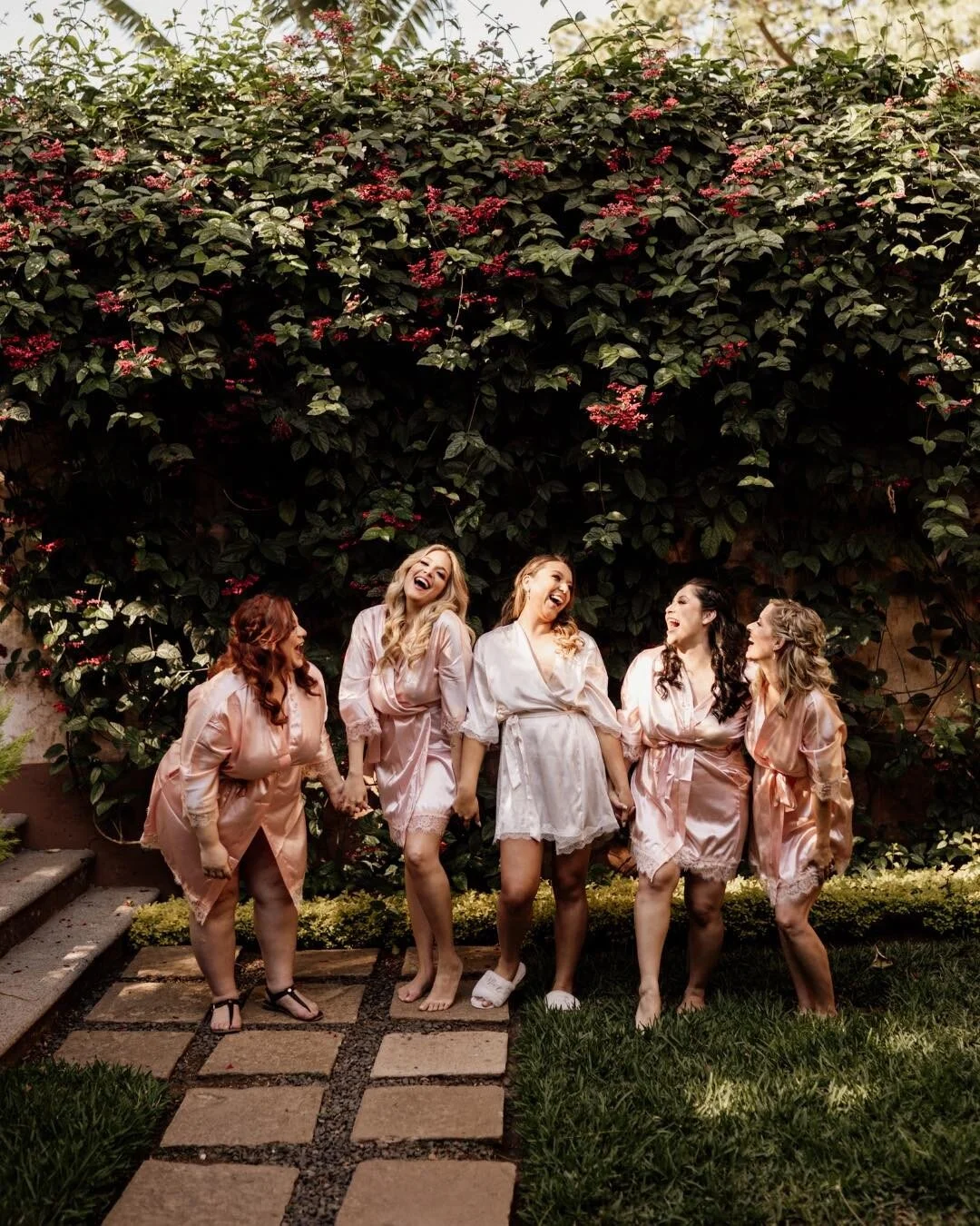 Bachelorette parties in Guatemala 🥂

The bachelorette party is the event that focuses on celebrating the bride, a celebration where your closets friends get to spend quality time while getting excited that you are about the enter a beautiful chapter