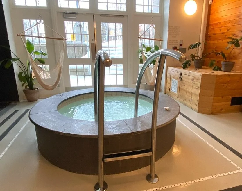 Relax and unwind this winter @uppliva.spa! 😌

Located in Ottawa&rsquo;s @wellington_west neighbourhood, Uppliva is a unique urban spa offering everything you need to revive your winter spirit ❄️

Dive into their Nordic circuit with warm l&ouml;yly e