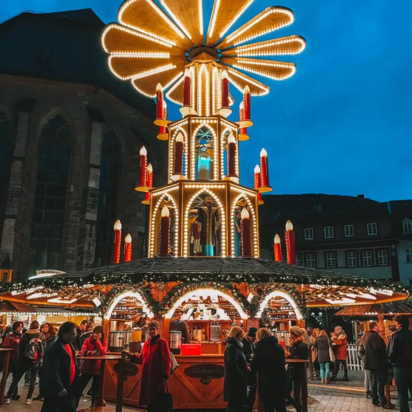 Out of office for 2 weeks! I will be out from this Friday, November 28th to Friday, December 12th, returning to office on the 15th! 👏

Stay warm and get cozy! ❄️