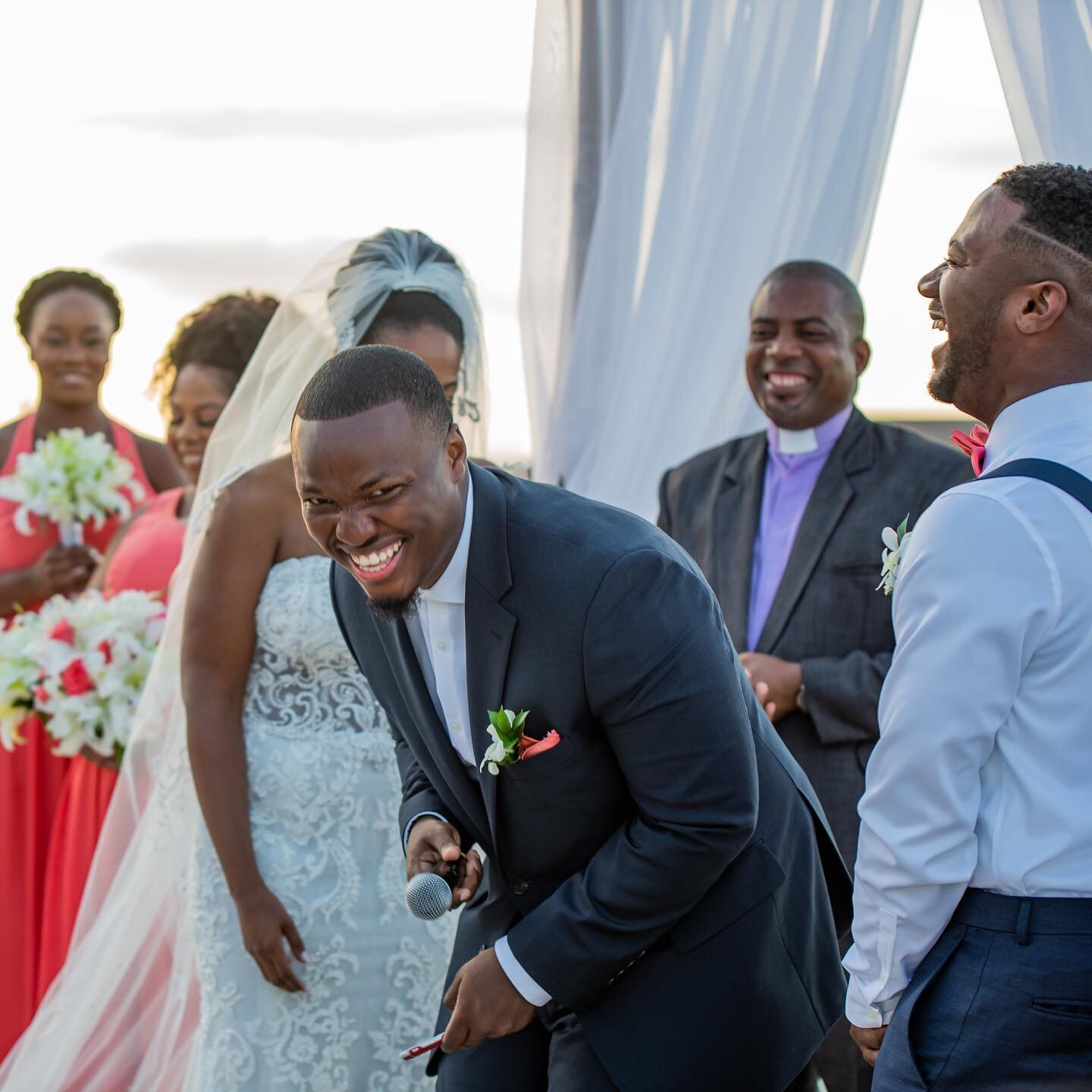 Hey what&rsquo;s a wedding if you can&rsquo;t laugh uncontrollably. I don&rsquo;t even remember what I said. But that&rsquo;s my &ldquo;this joke is so funny &ldquo; face 
.
.
.
#kids #familylife #instamood #childhood #kidproblems #familylife #family
