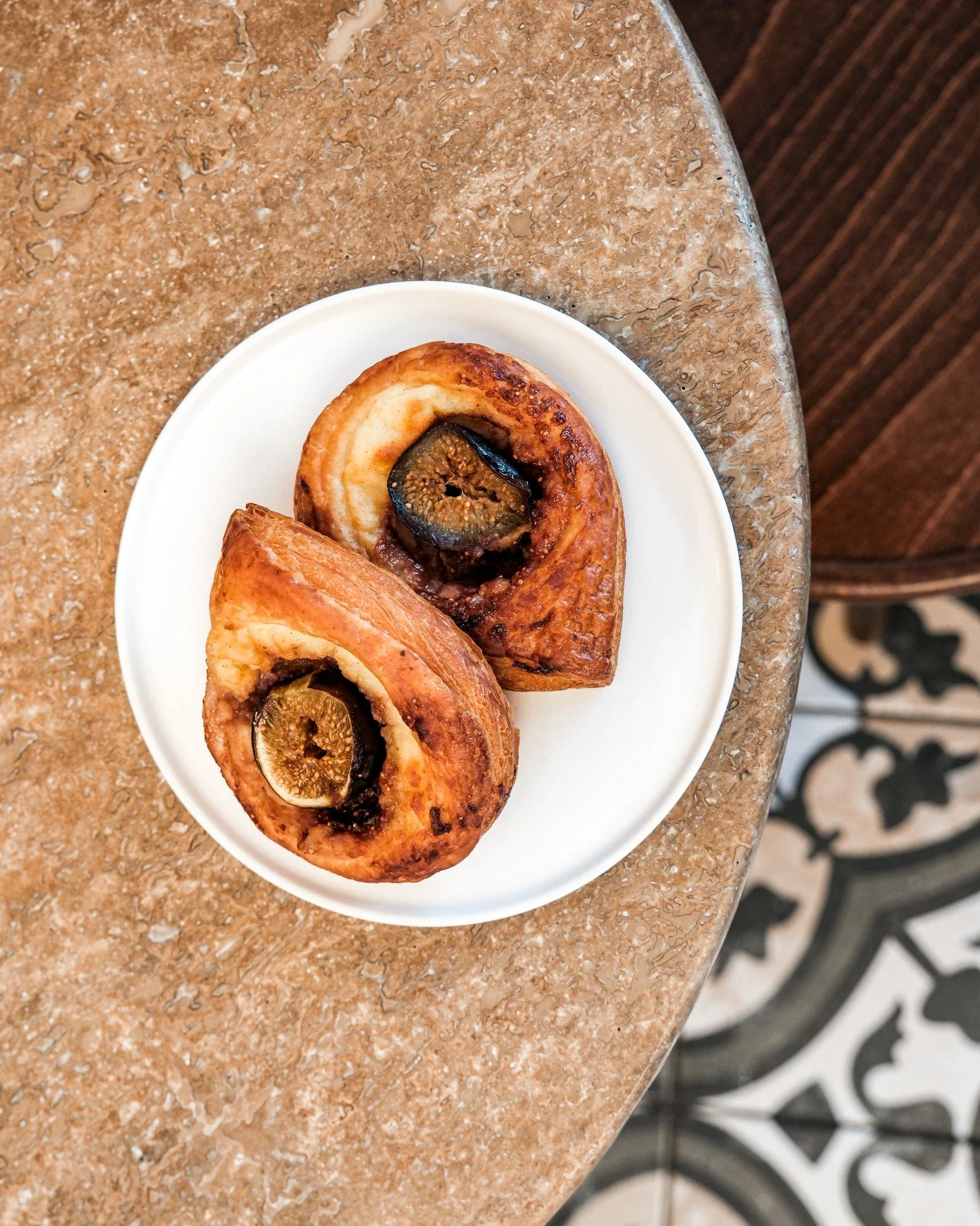 Have you tried our Special Viennoiserie of the Month? The Fig &amp; Vanilla Goutte is everything you need this week: delicate, flavorful, and baked with love.

#atelierariana #brooklynbakery #viennoiserielover #pastrylover #nyceats #brooklynfoodie #b