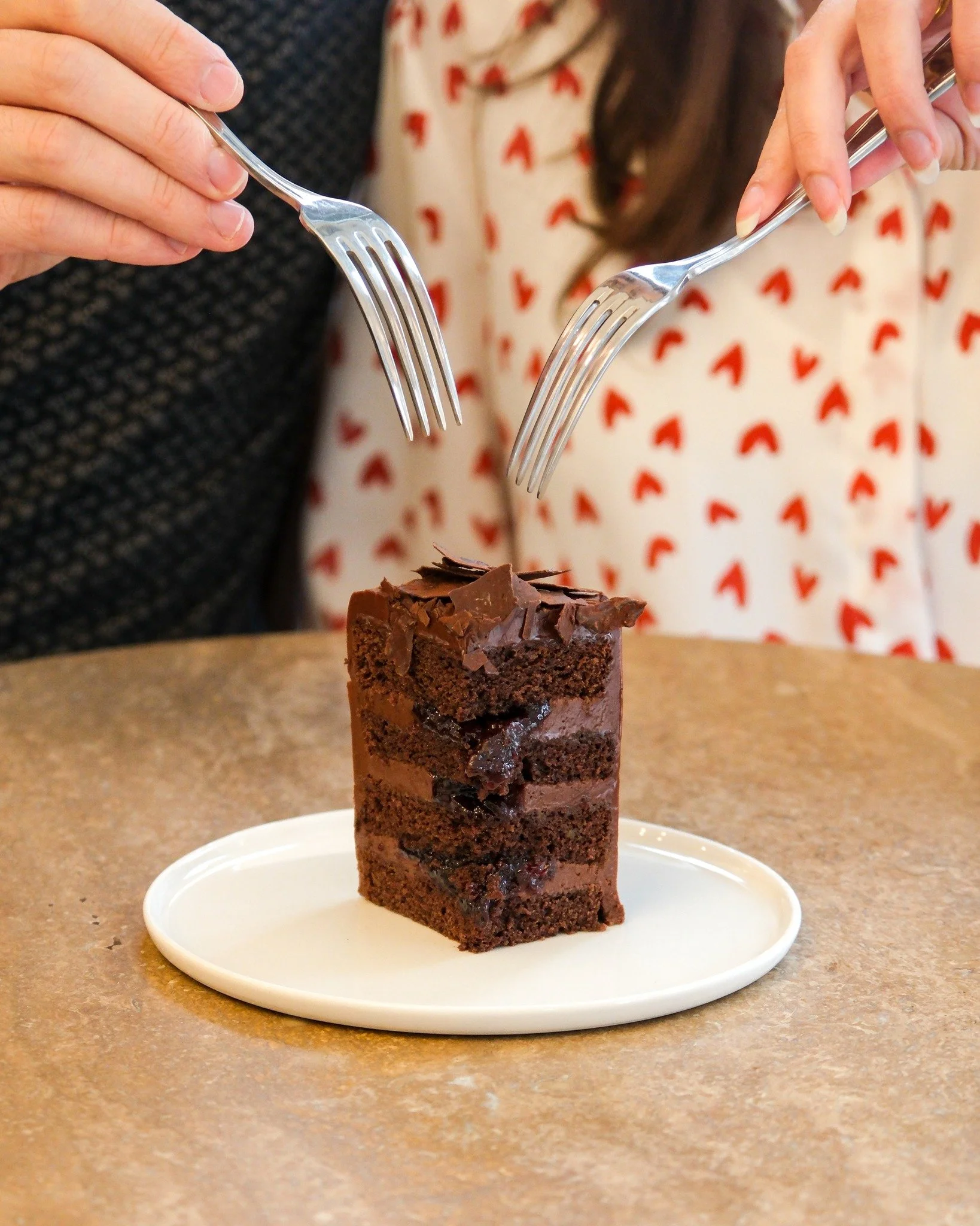 Happy Valentine&rsquo;s Day ❤️

Our Valentine&rsquo;s Cake for Two is perfect for a cozy date.
Come enjoy it together at home or at the caf&eacute;.

#atelierariana #valentinestreats #nyceats #loveineverybite #chocolatecake #valentinesdaysweets #vale