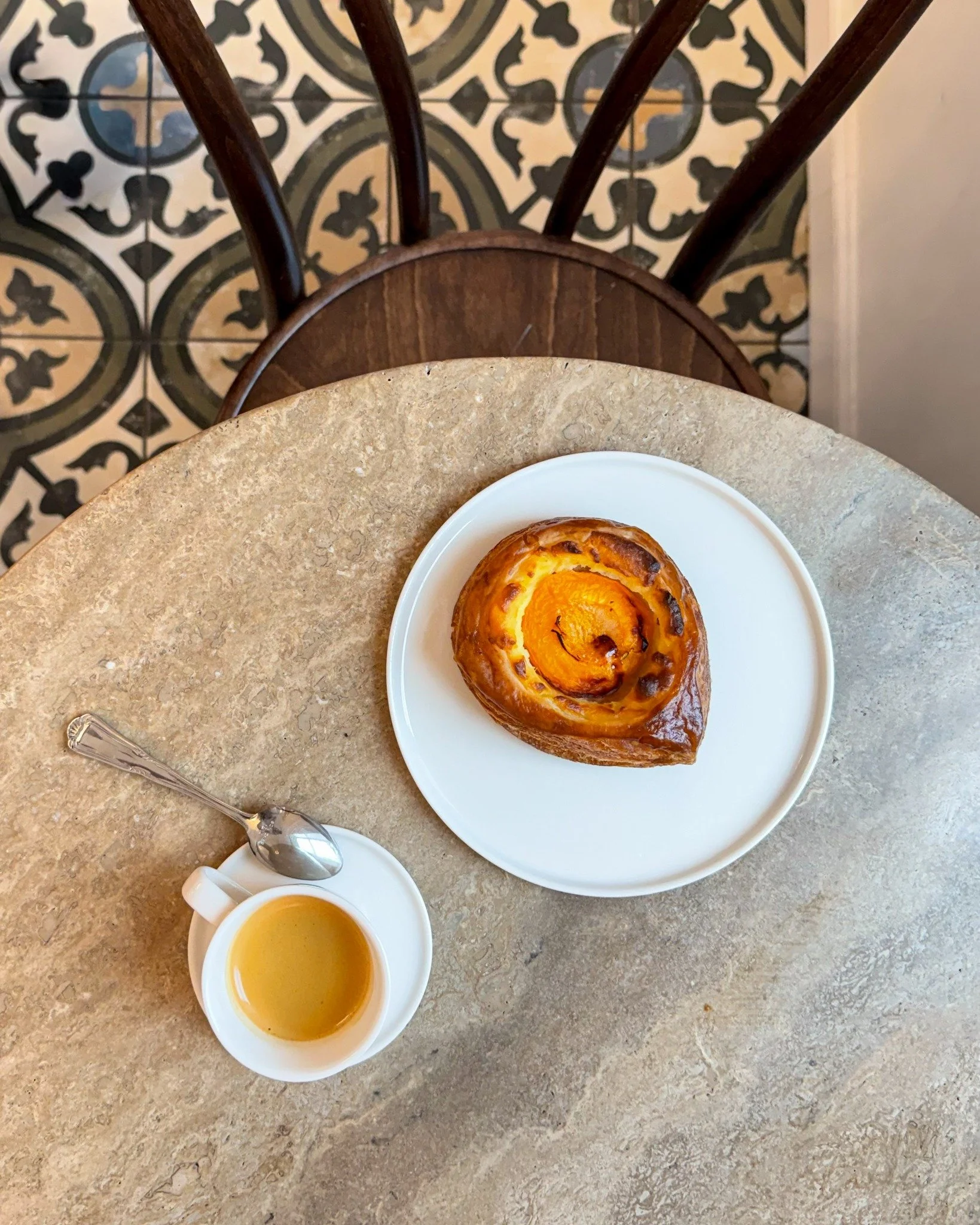 Apricot and Lemon Verbena come together to highlight bright, fresh, and
floral notes, a perfect reflection of the season.

Available until the end of the month, come try our May Croissant Special:
the Apricot &amp; Lemon Verbena Goutte!

#atelieraria