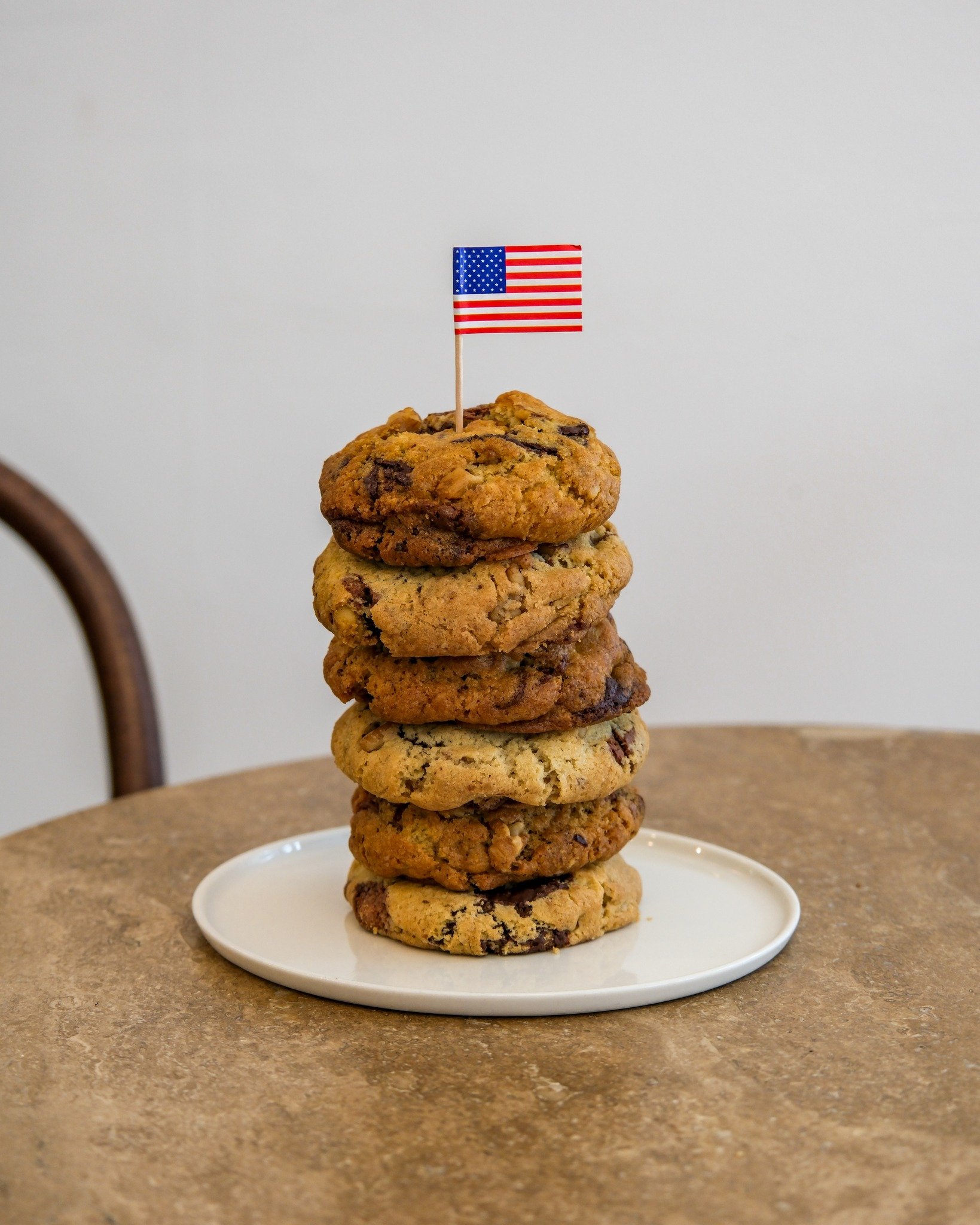 Happy 4th of July from all of us at Atelier Ariana 🤍

We're open, with our normal operating hours, and ready to help you celebrate. Stop by for a caffeine fix, a sweet treat, or a box of pastries to share at your holiday gathering!

#atelierariana #