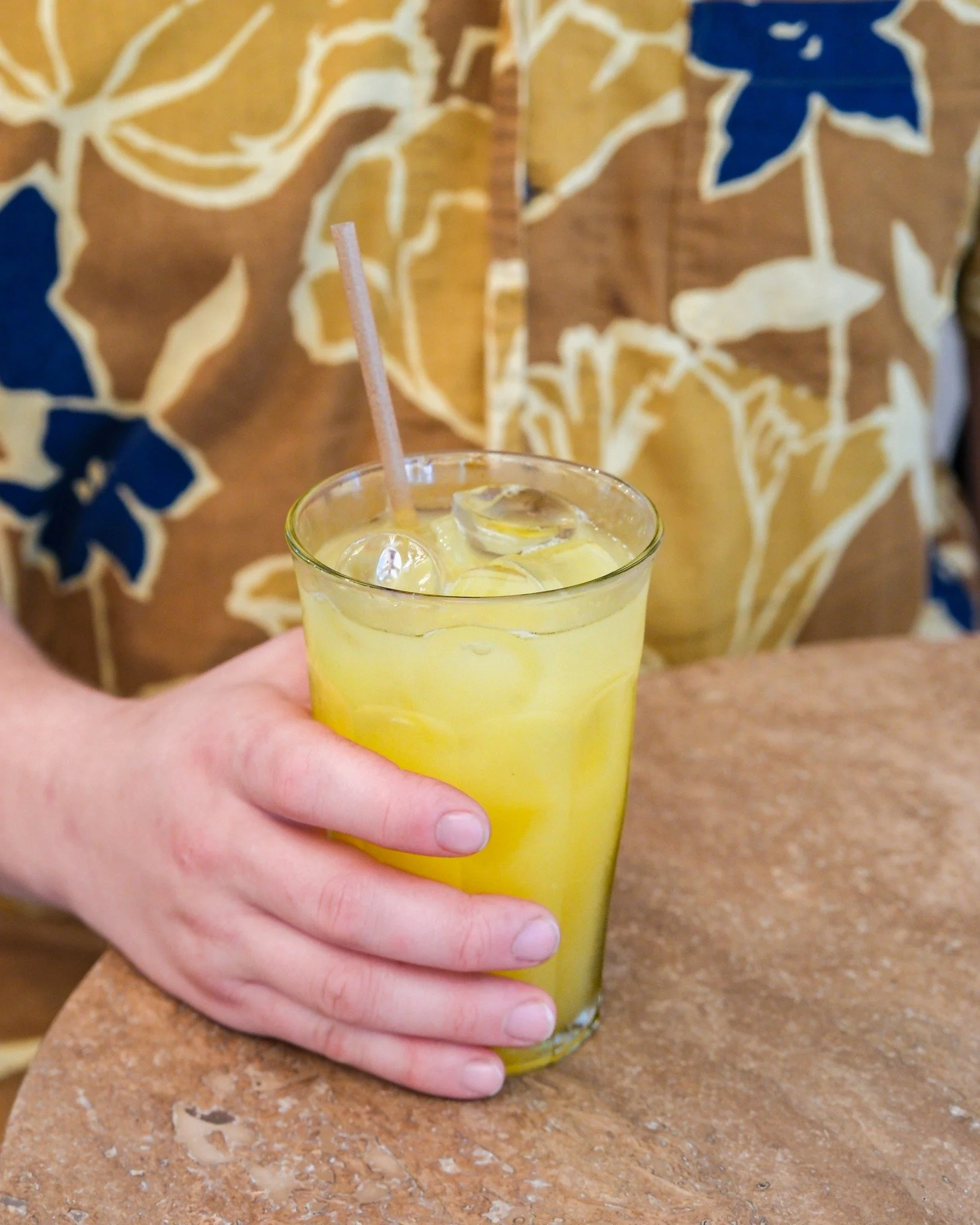 When life gives you lemons&hellip; add mint 🍋✨

Our Mint Lemonade is here for warmer days. Best enjoyed with sunshine and something sweet nearby.

#atelierariana #seasonaldrinks #mintlemonade #summertreats #drinkoftheday