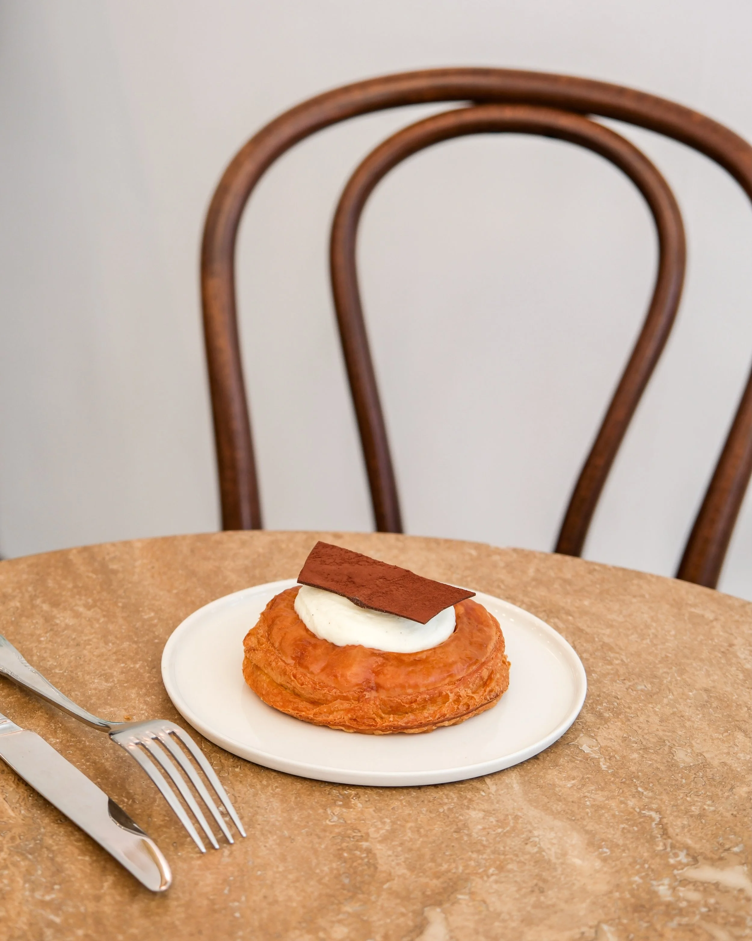 What happens when coffee meets Black Forest?

Our special anniversary croissant, created in collaboration with @loveless_coffees, marries cherry jam, Loveless&rsquo;s Rosegold&nbsp;espresso, Chantilly, dark chocolate, and our signature croissant doug