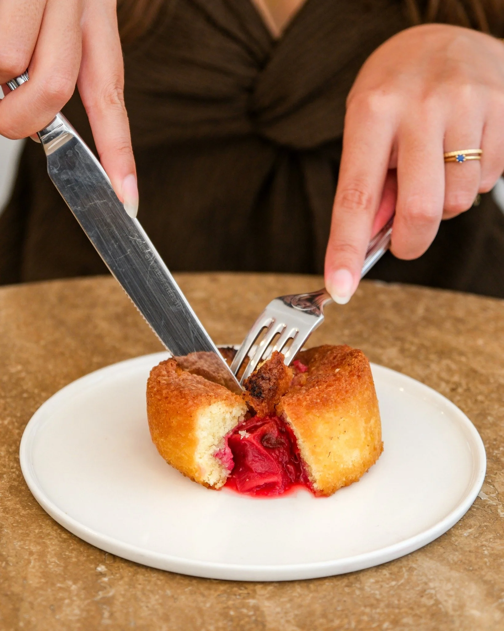 A little sweetness for the season 🤍

Our Plum Cake is one of our favorite early fall treats!

It also makes for the perfect addition to your holiday table this Rosh Hashanah and Yom Kippur. Find our full Jewish High Holidays menu at the link in bio.