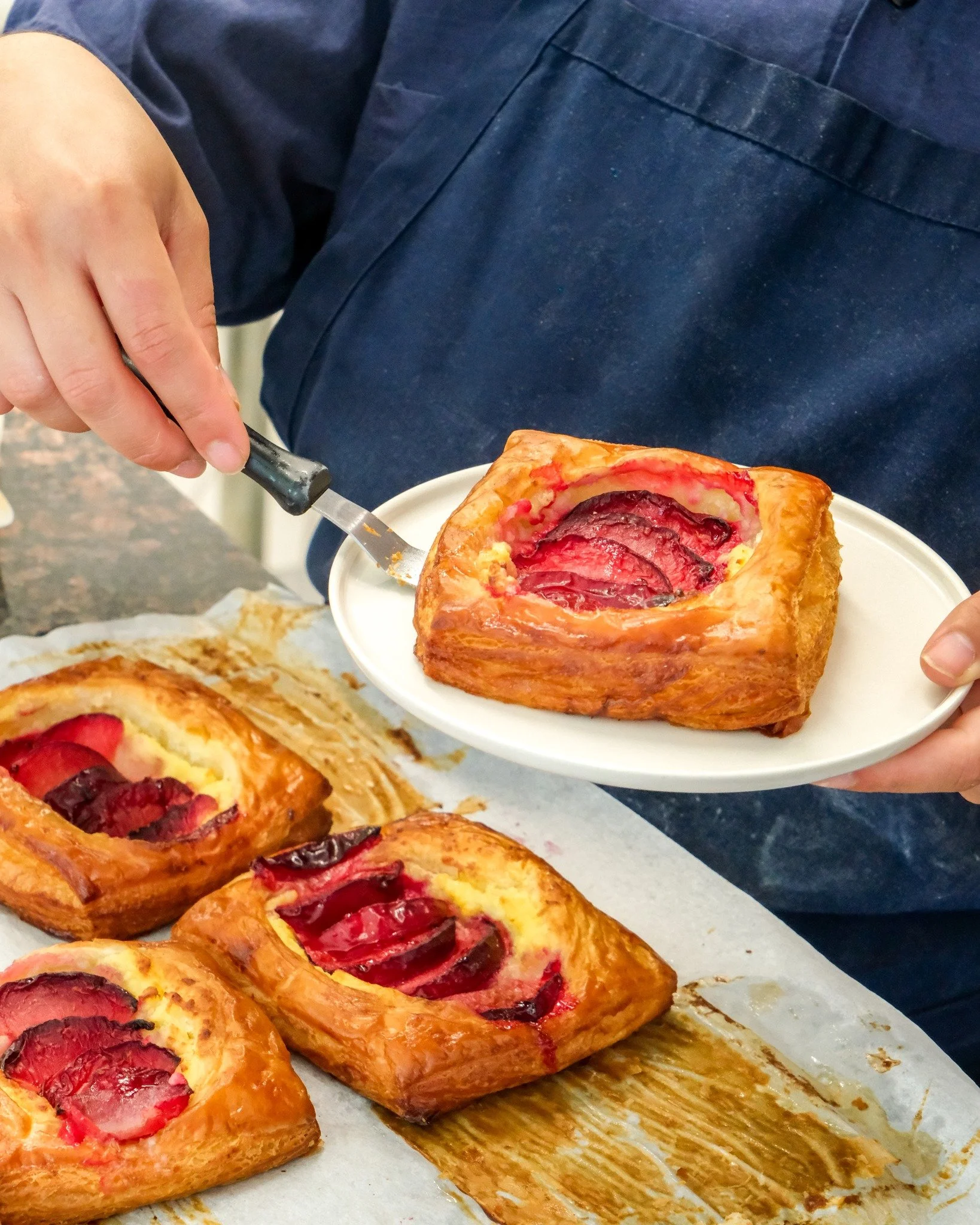 Our Plum &amp; Tarragon Carr&eacute; marries our signature flaky croissant dough, peak season plums, and a delicate touch of tarragon. Made by hand and baked fresh daily, it's Atelier&rsquo;s way of saying goodbye to summer and hello to fall.

#ateli