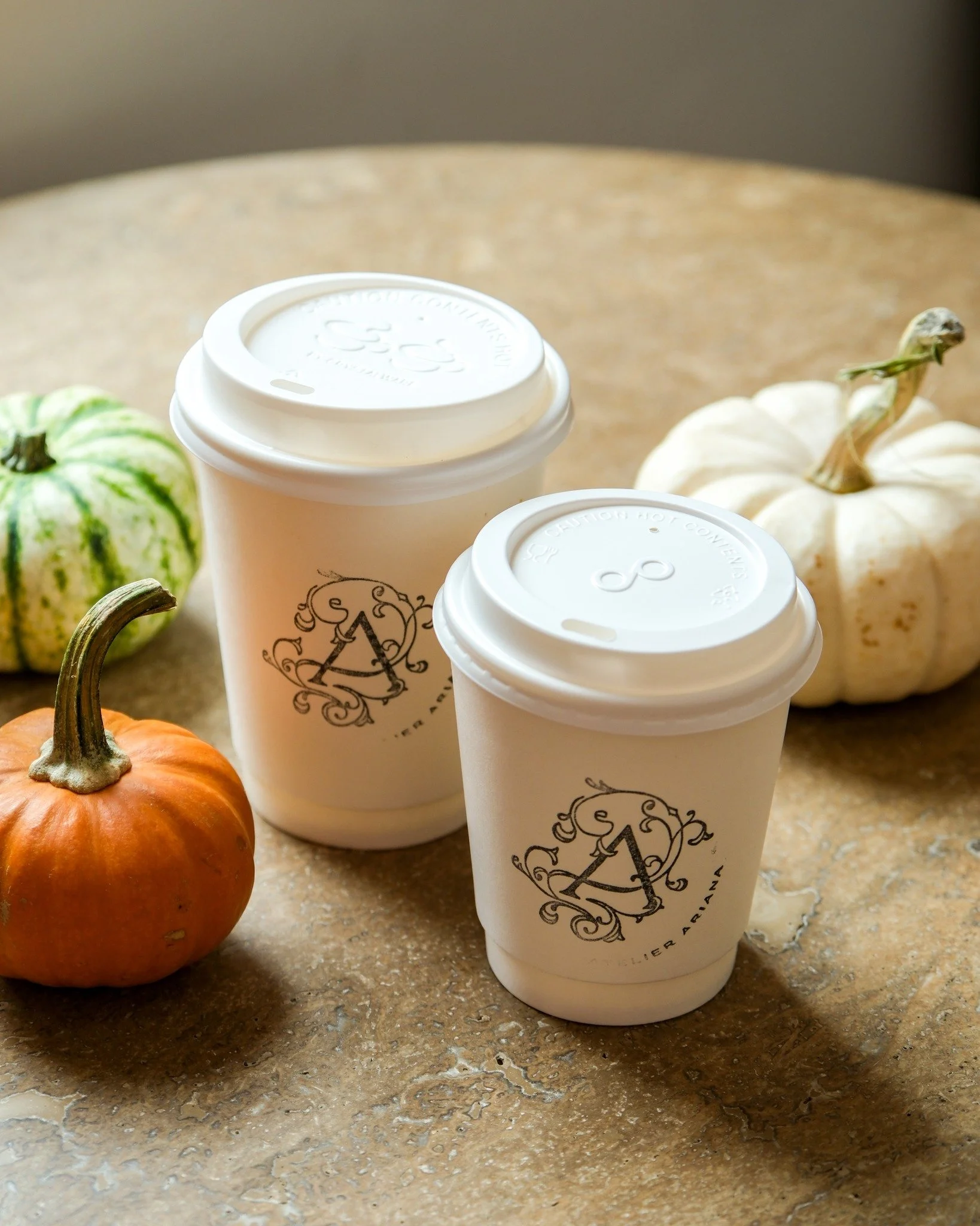 Fall has definitely arrived at Atelier Ariana 🍁🎃☕️

Our Pumpkin Spice Latte and Apple Butter Chai Latte are back for the season, bringing a little extra warmth and sweetness to your fall days.

Have you tried them already?

#atelierariana #applebut