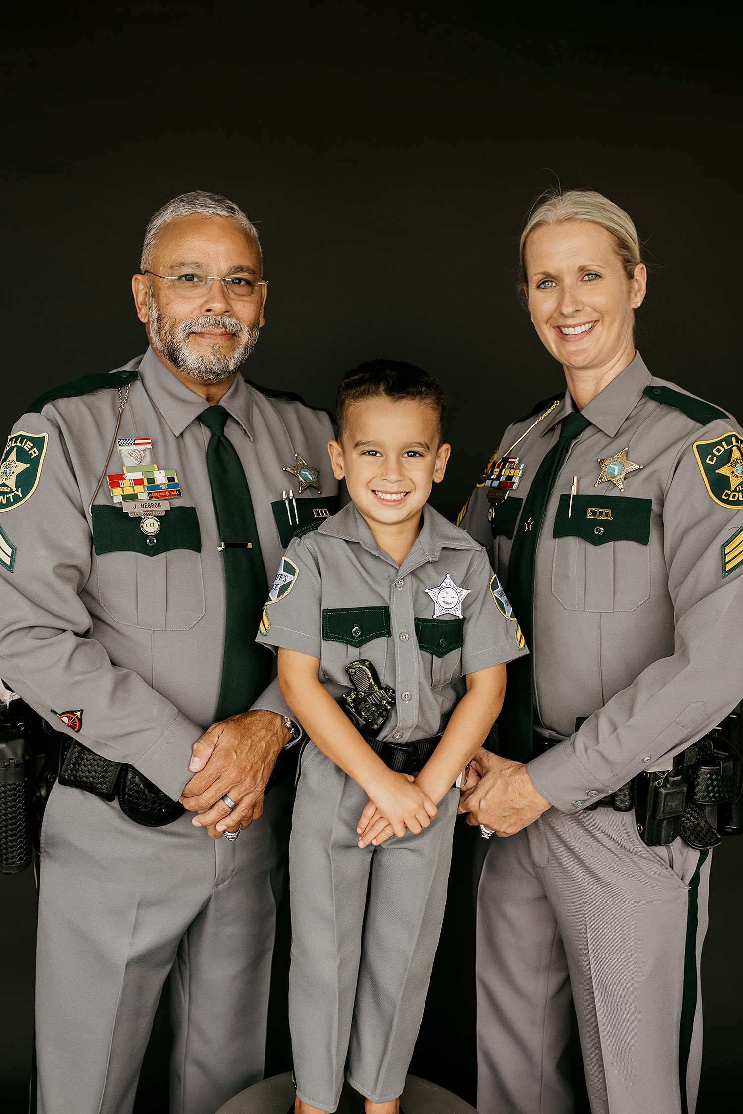 NAPLES FL POLICE OFFICER FAMILY PHOTOSHOOT-1293.jpg