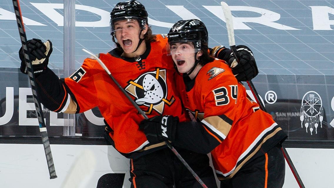 Why the Anaheim Ducks should move to their orange third jersey full time