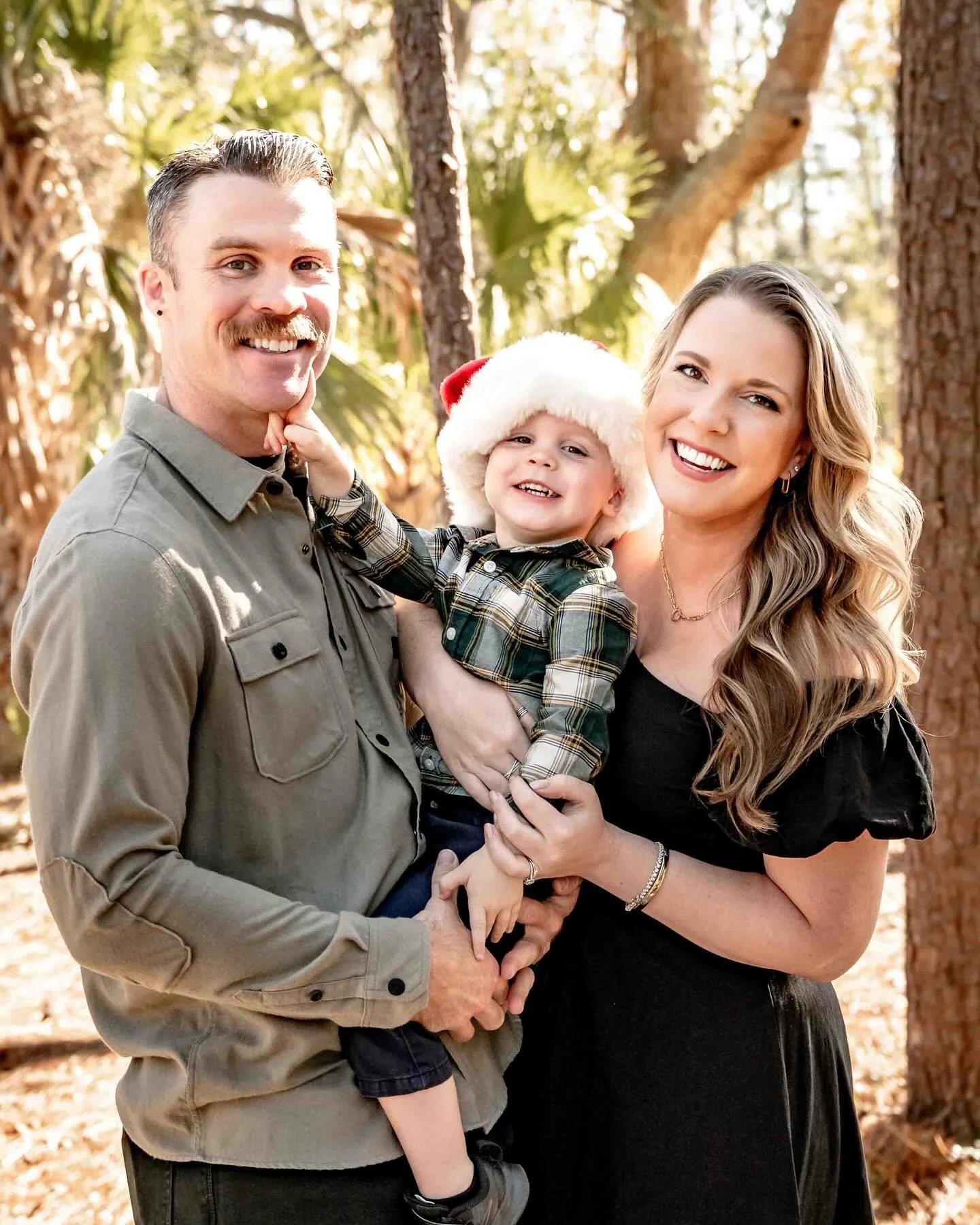 Getting behind the lens for our own yearly photos! ❤️🤍