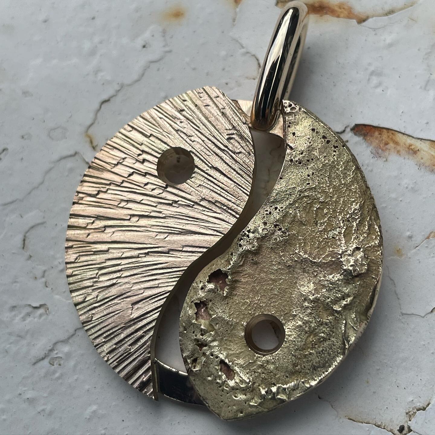 Yingyang pendant in 9ct.
#yinyang #yingyangpendant #goldyingyang #recycledgold #handmadeinsuffolk #ying_yang #ying #yingyangjewelry