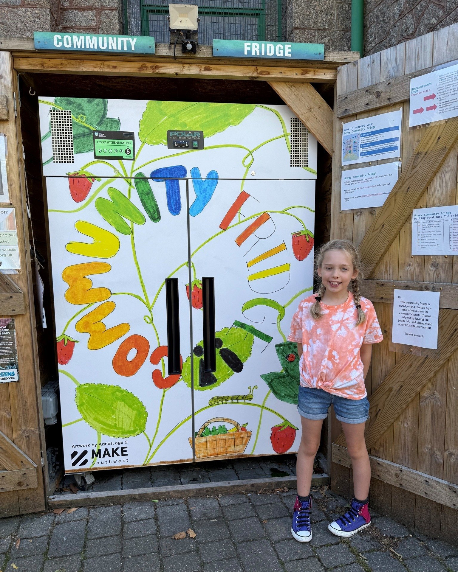 We are super excited to unveil the bold, bright, and beautiful new artwork on the Bovey Tracey Community Fridge! 🎉
 
Congratulations to Agnes, the ever-so-talented local resident and budding-artist, who is only 9 years old!

We met up with Agnes and