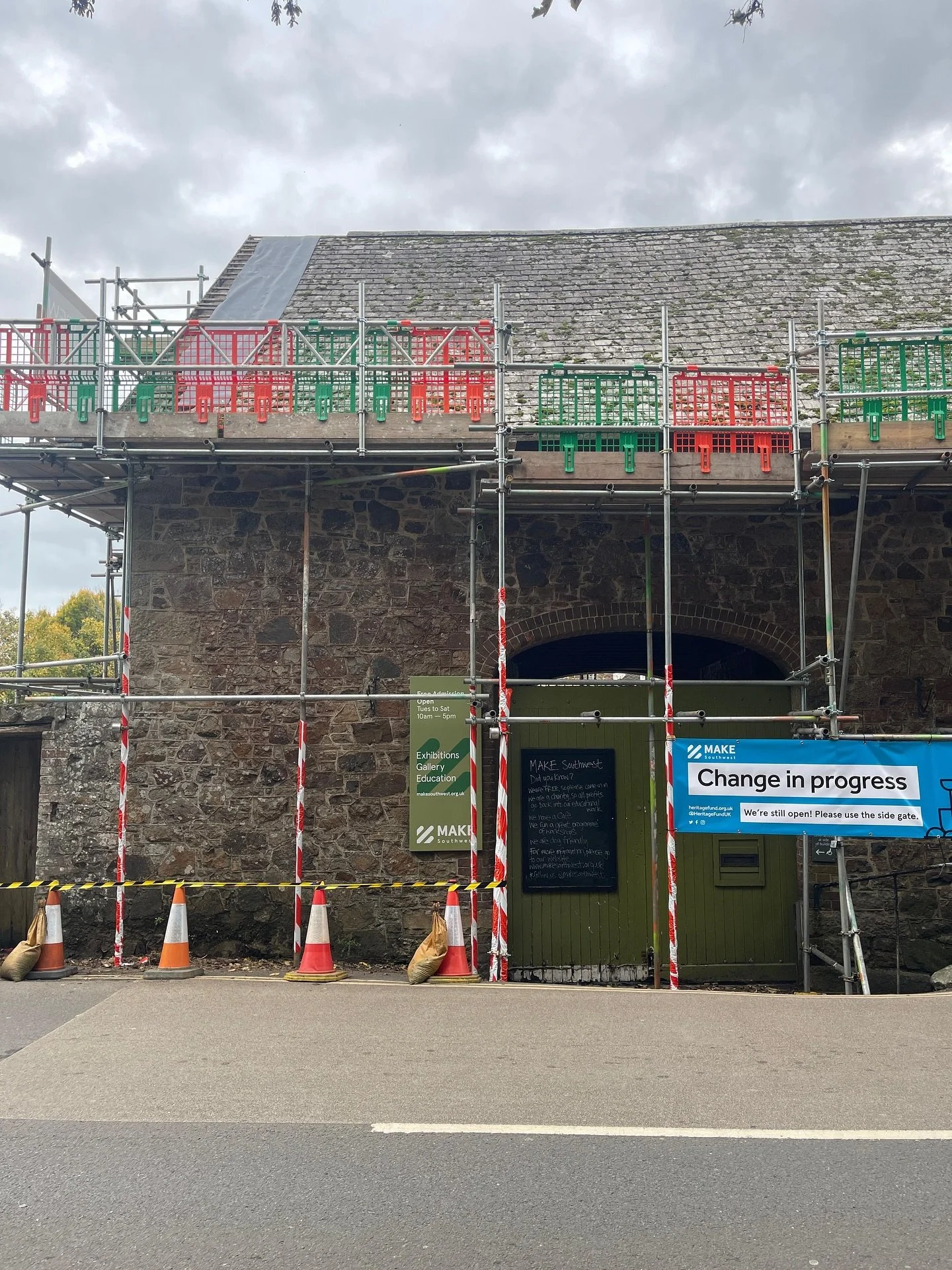 WE ARE STILL OPEN!

Much needed repair work to our roof is underway. For safety, the big green double gate entrance will be closed during the building work, but both MAKE Southwest (galleries, workshops, and shop) and @rodneys.cafe (on the first floo