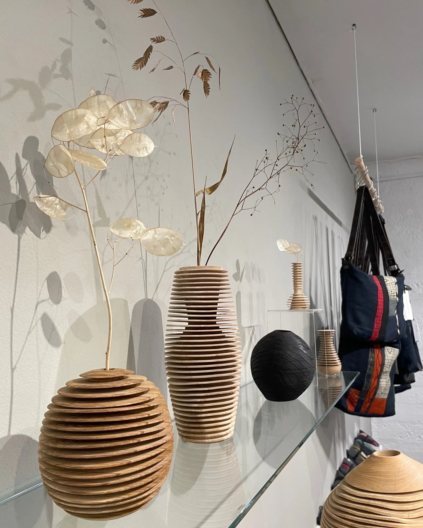 The Makers Guild Wales
Urdd Gwneuthurwyr Cymru

We are delighted to collaborate with @makerswales on this spectacular exhibition of beautiful handmade crafts from craftspeople represented by The Makers Guild Wales.

The Makers Guild began back in 198