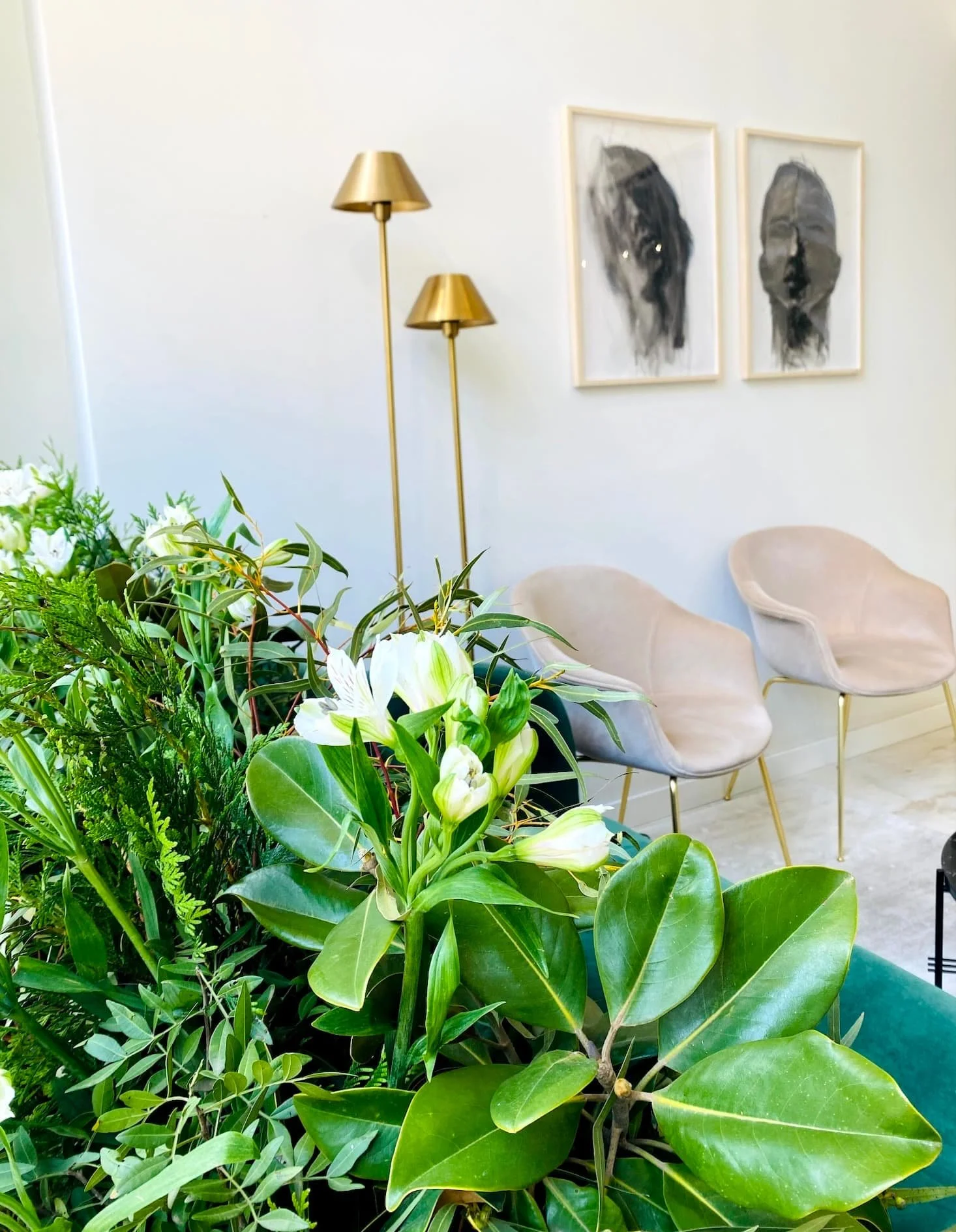 14 detalle-flores-clinica-cirugia-estetica-barcelona.jpg
