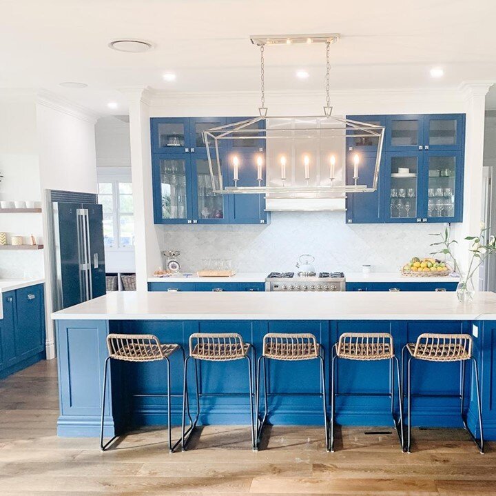 We LOVED designing this bold kitchen for one of our rural clients. Situated in a vast great room we knew the kitchen couldn't just be white. It surely is one of many talking points of this estate sized family home.⁠
⁠
⁠
⁠
⁠
⁠
⁠
⁠
#ryloco #kitchendesi