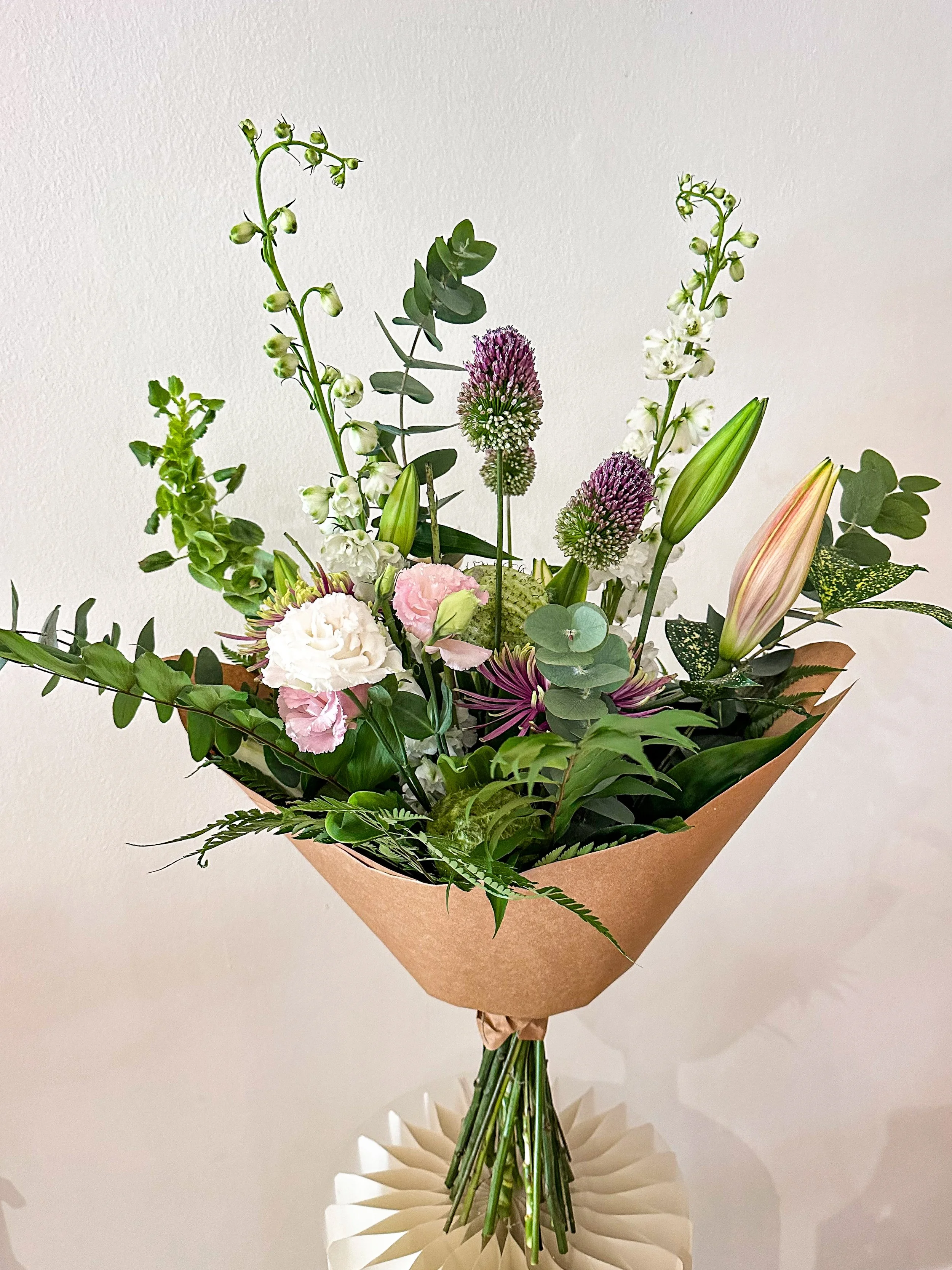 wild-delicate-hand-bouquet-popular.JPG