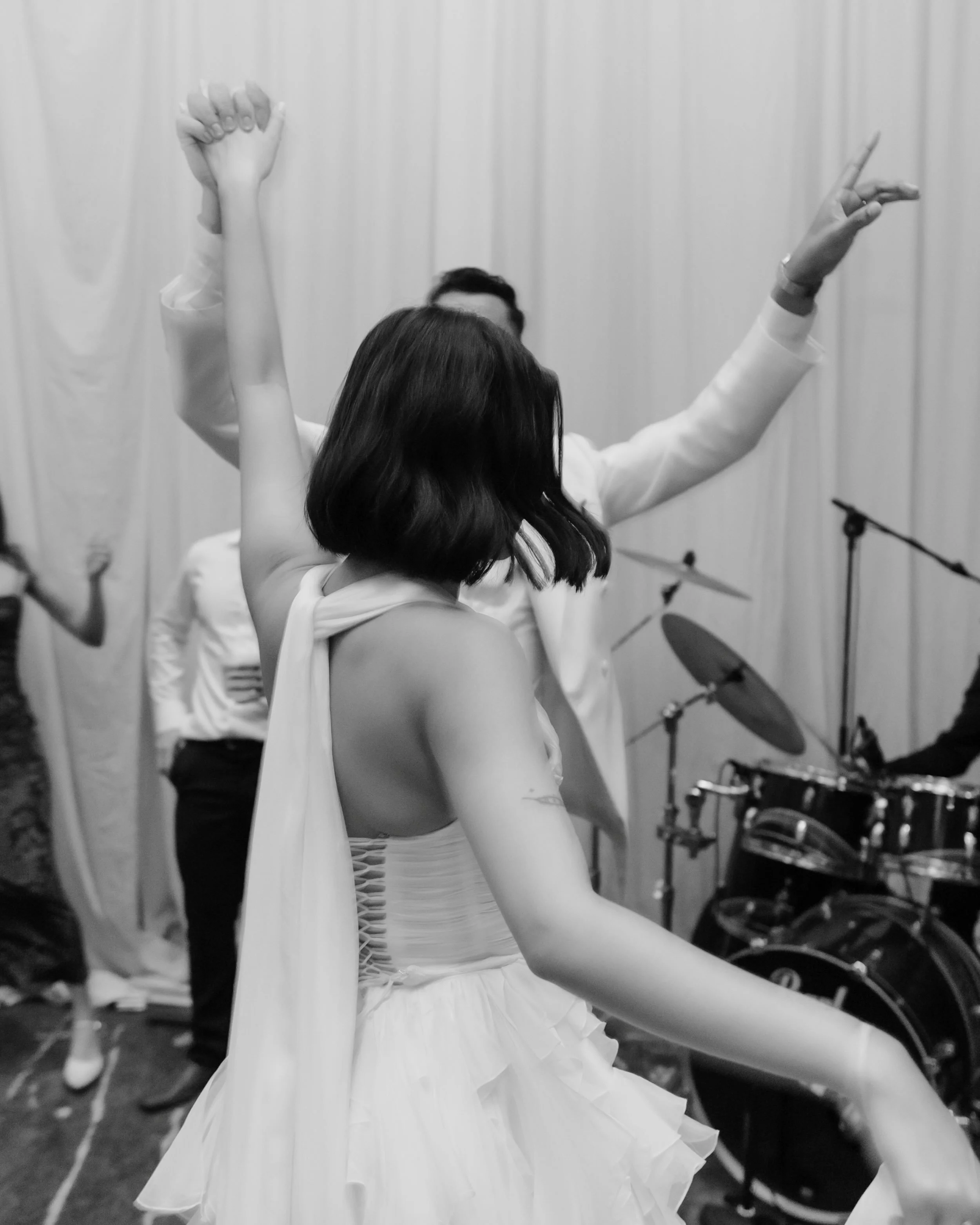 Weekend mood. ✨

Wedding planning: @weddingconcepteur
Florals: @fawn.world
Hair &amp; make-up: @vichwangmua
Social content: @thesocialbridesg
Videography: @ikicompany 
Drapery &amp; candles: @willowsbyco
Parasols: @theweddingentourage
Catering: @luxe