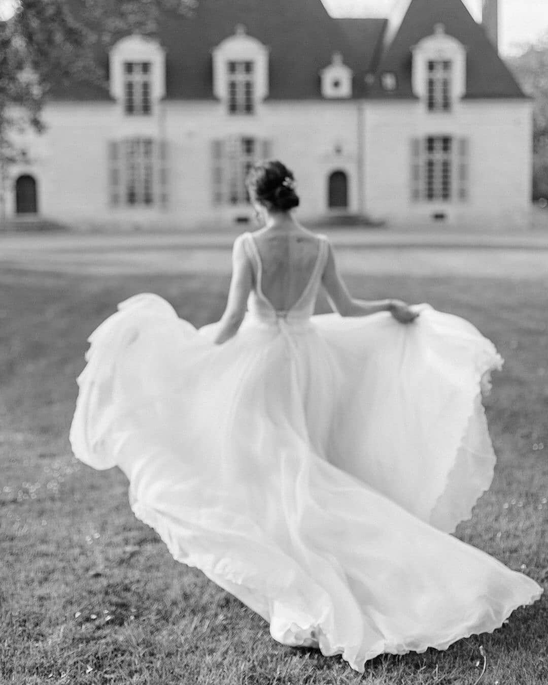 My gorgeous CLUNY in silk gazar and Chantilly Lace took part to a photoshoot with this amazing team:

Design &amp; Planner : @alexia.simonnet
Photographer : @zephyrkokphotography
Floral design : @emmartdeco 
Venue : @chateaudesgrotteaux 
Muah : @mua_