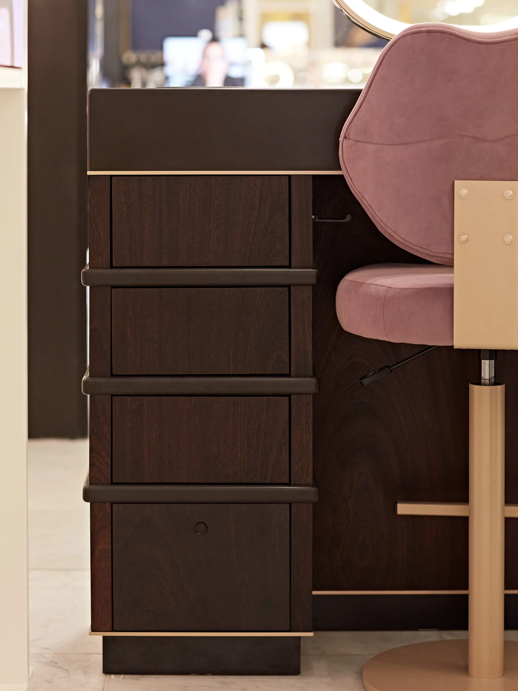 Lisa Eldridge Counter Detail