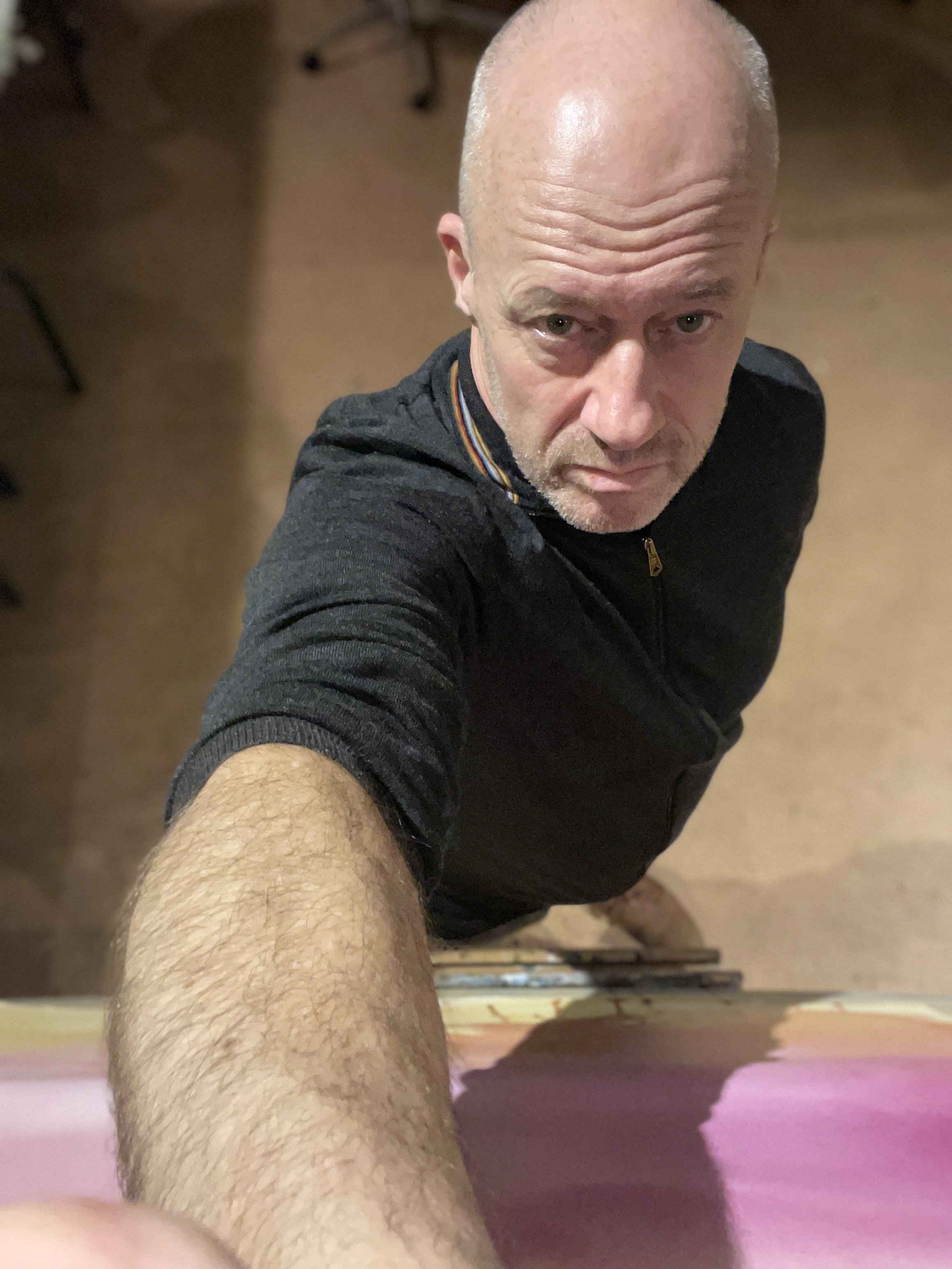 In a state of flow at the paper surface. Taking coloured memories of light playing on surfaces and painting them.