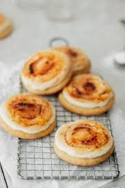 Creme Brûlée Cinnamon Rolls