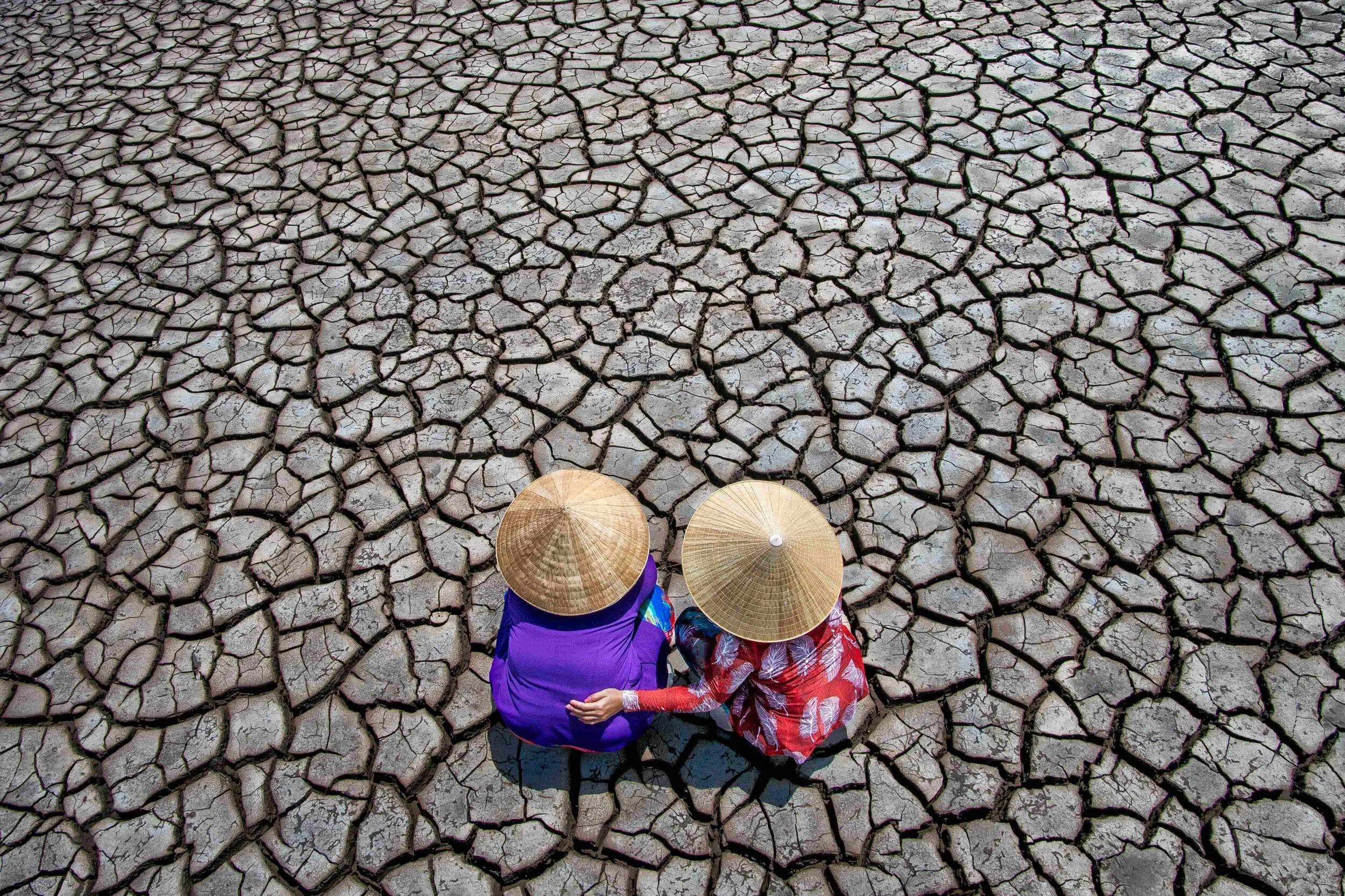 33657_03_Drought Ladies.jpg