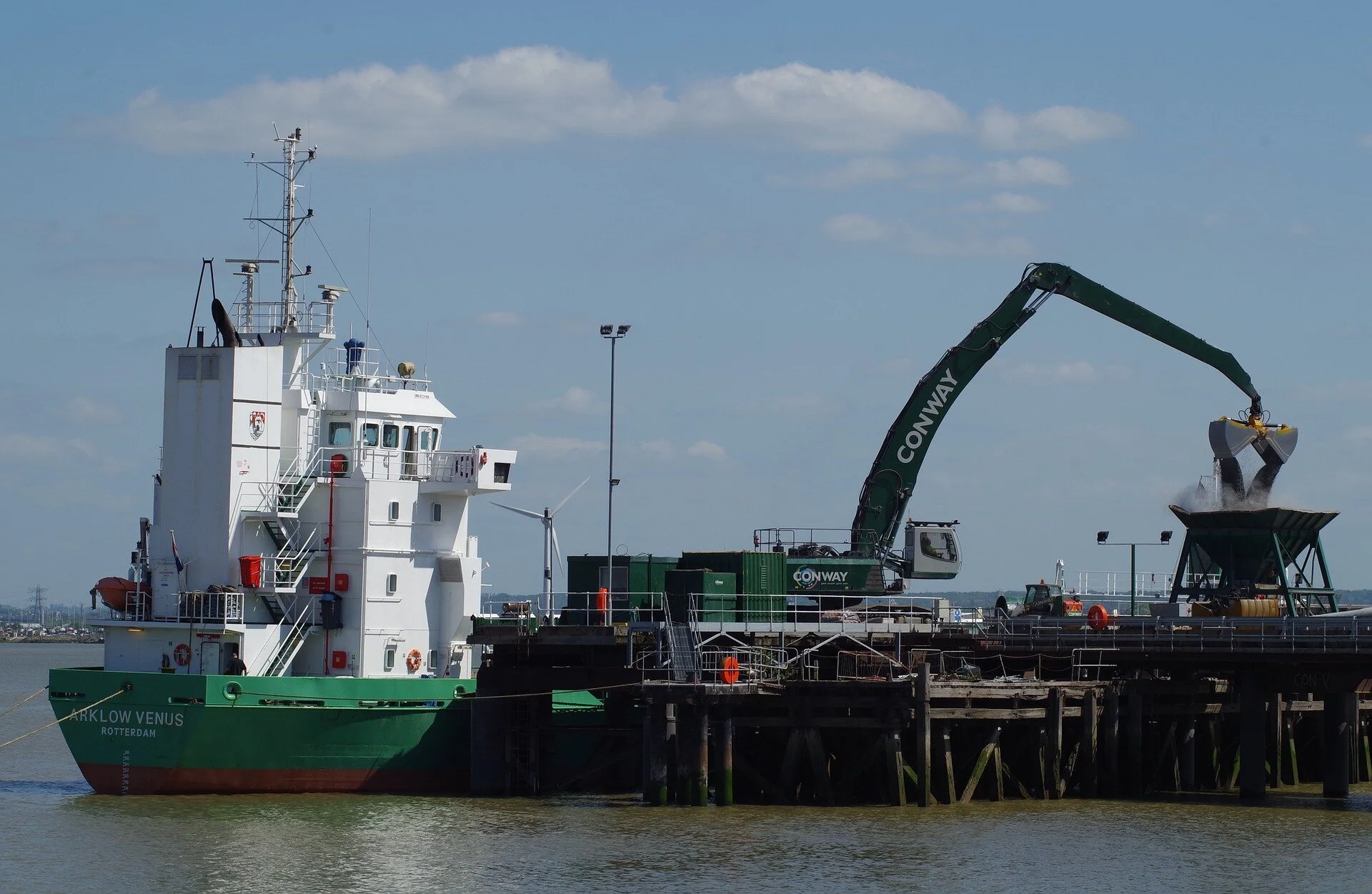 Bulk Materials Handling in Ports And At Sea