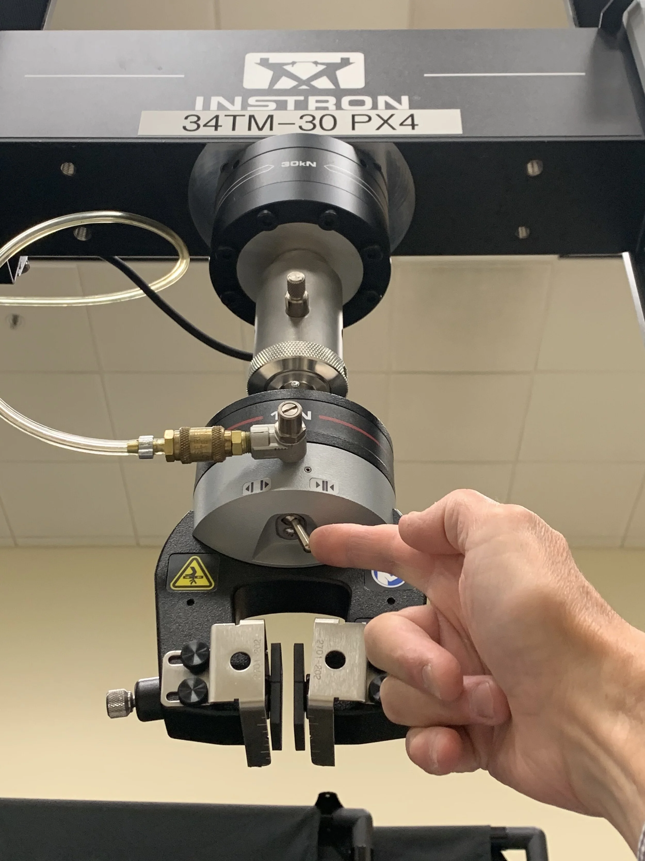 Intron Toggle Valve