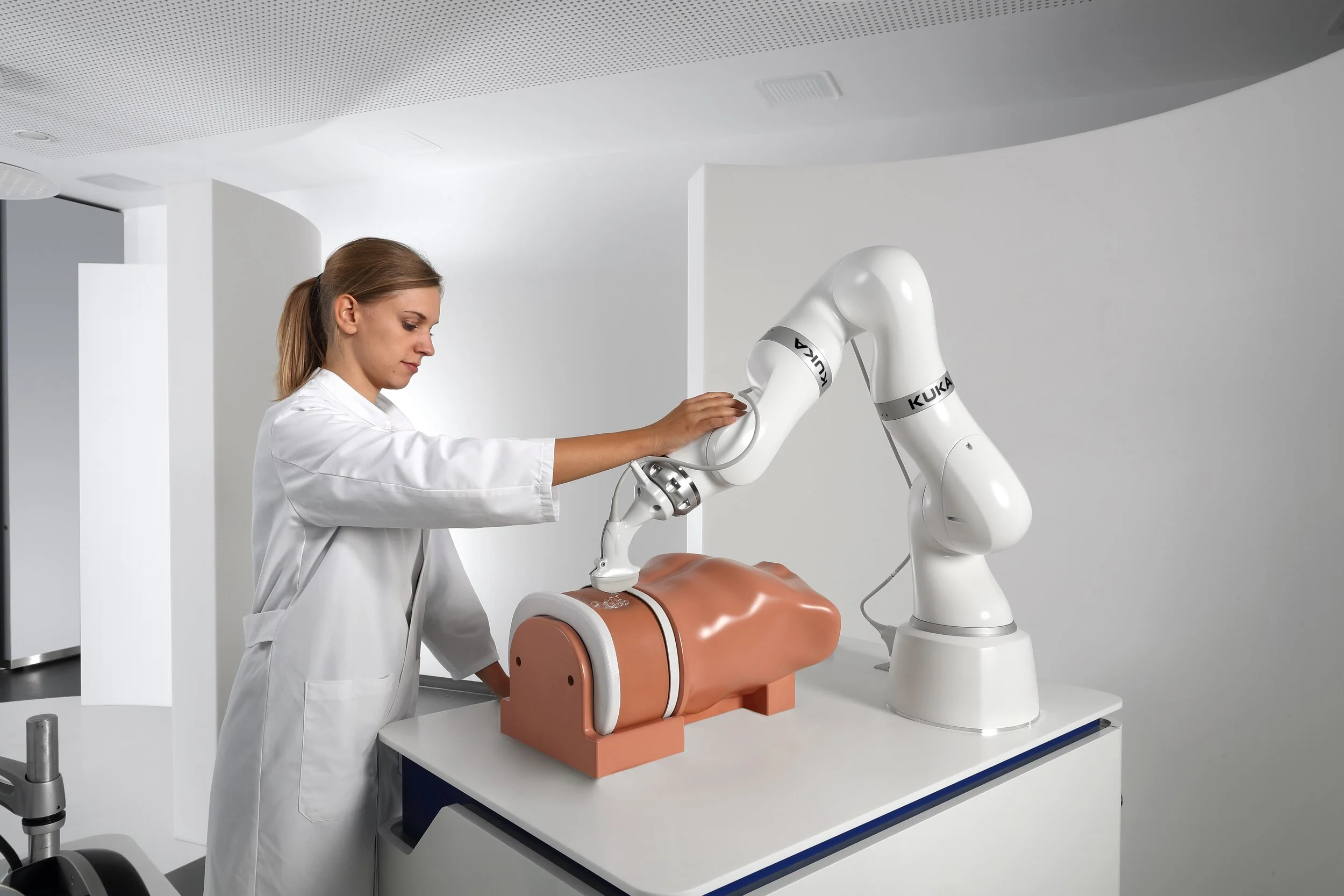 KUKA LBR Med .jpg