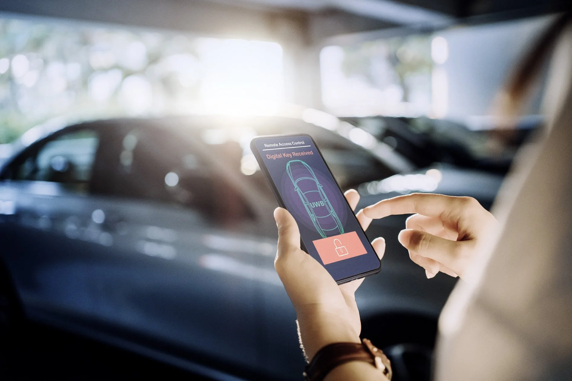 Rohde &amp; Schwarz Joins Car Connectivity Consortium to Support Development of Smartphone-to-Car Communications Including UWB