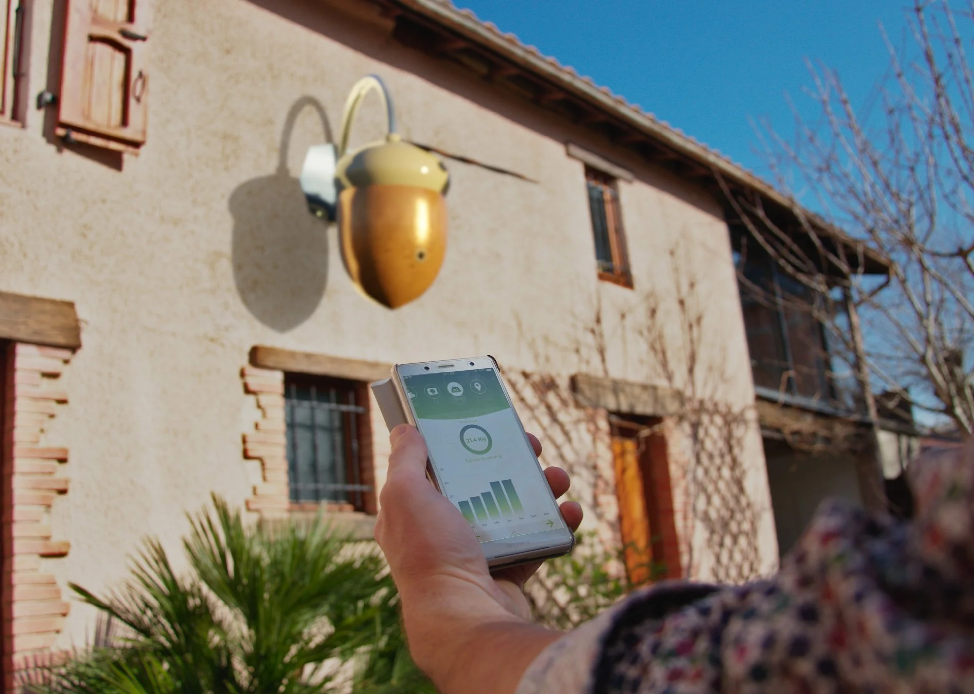 ZEMIC Load Sensors Find Novel Use for Critical Health Monitoring Function on Apiago’s Smart Beehives