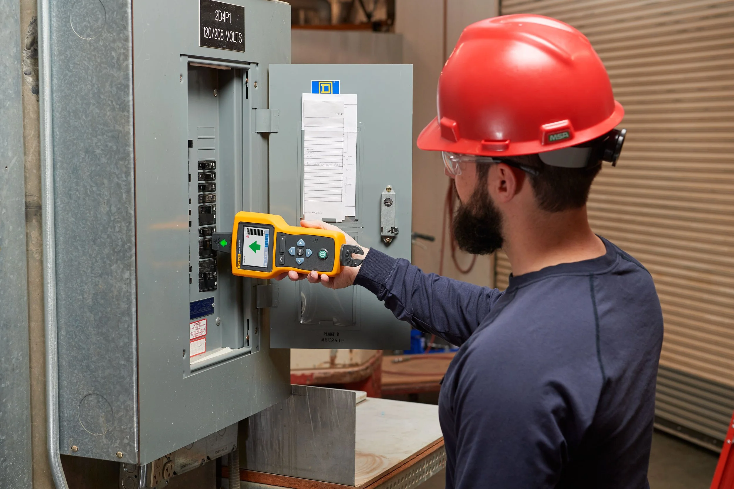 Fluke’s two new Advanced Wire Tracers deliver superior accuracy and safety when locating electric cables in walls, ceilings and floors