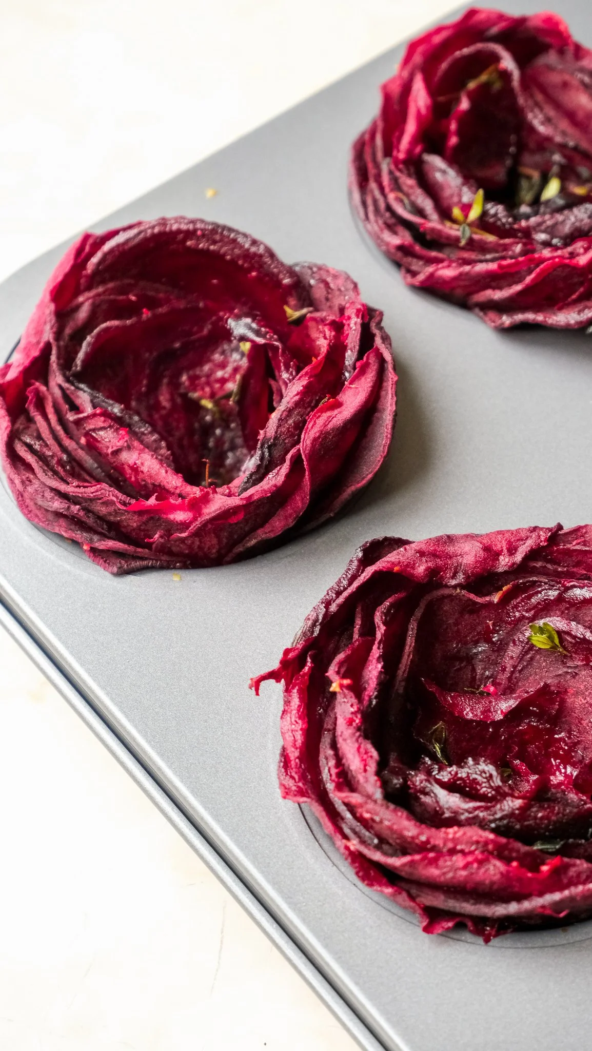 beetroot-roses-easy-savory-valentines-day-recipe-rezept-valentinstag-rote-rüben-beets-beete-zitrone-herzhaft-magda-mag-das